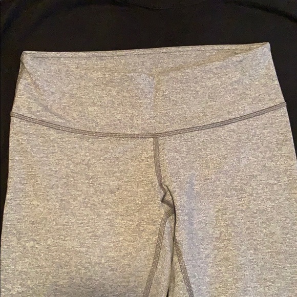 Lululemon Wunder under tight leggings yoga pants - Picture 3 of 3